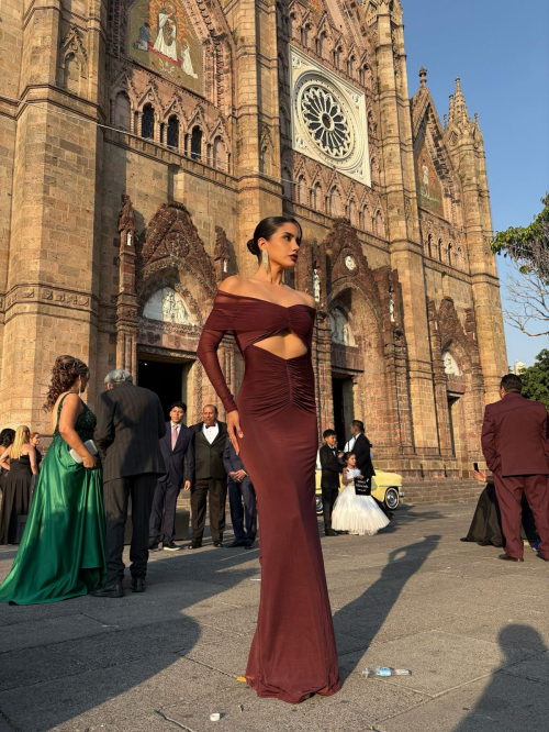 Claudia Coria Posts Fresh Instagram Photos, November 2025 5