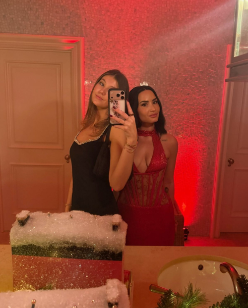 Demi Lovato Latest Instagram Style Update, December 2025 3