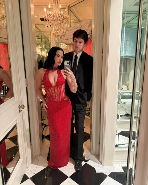 Demi Lovato Latest Instagram Style Update, December 2025 5