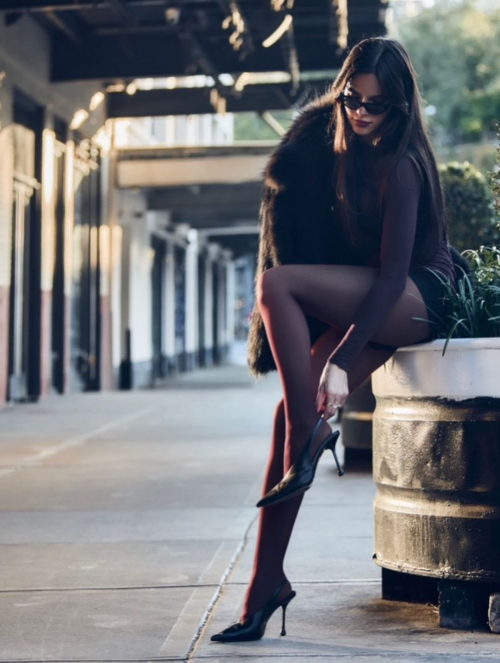 Ella Mendelsohn Models for Calzedonia, December 2025 6