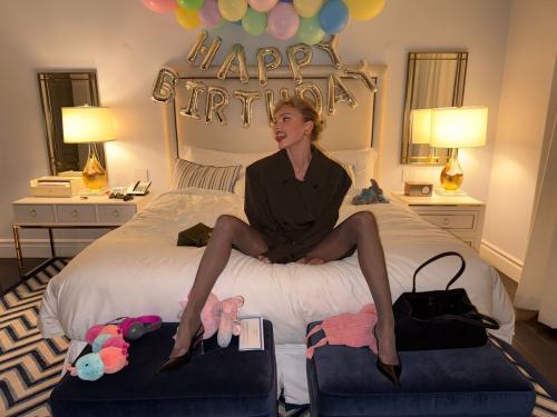 Elsa Hosk Posts New Instagram Photos, December 2025 7