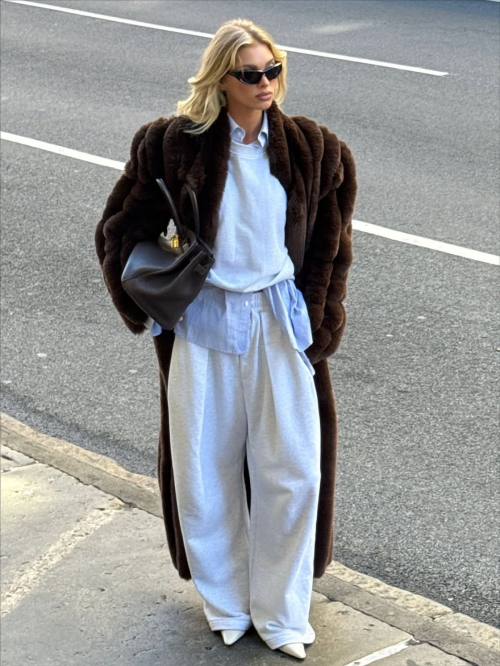 Elsa Hosk Shares New Instagram Photos, December 2025 15