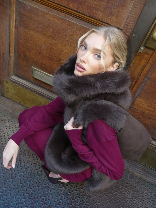 Elsa Hosk Shares New Instagram Photos, December 2025 18