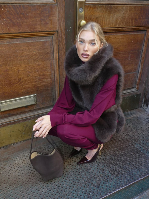 Elsa Hosk Shares New Instagram Photos, December 2025 21