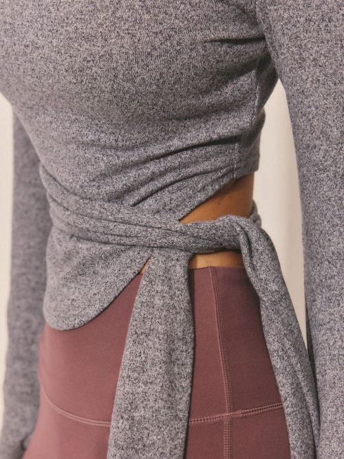 Emily Feld Models for Aralina Clothing, December 2025 12