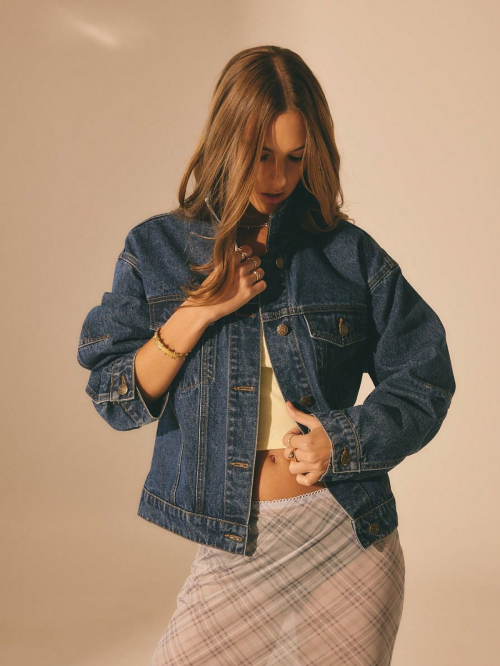 Emily Feld Models for Aralina Clothing, December 2025 21