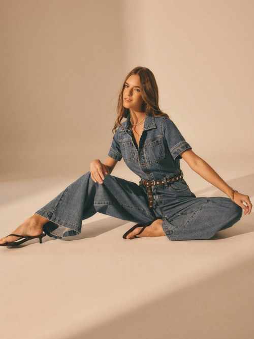Emily Feld Models for Aralina Clothing, December 2025 5