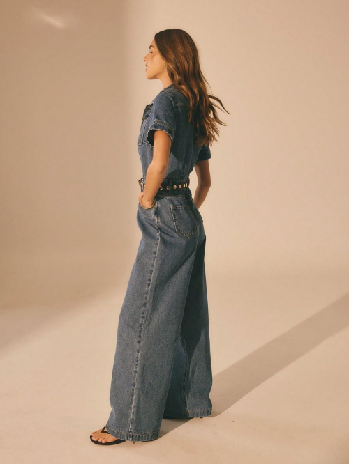 Emily Feld Models for Aralina Clothing, December 2025 7
