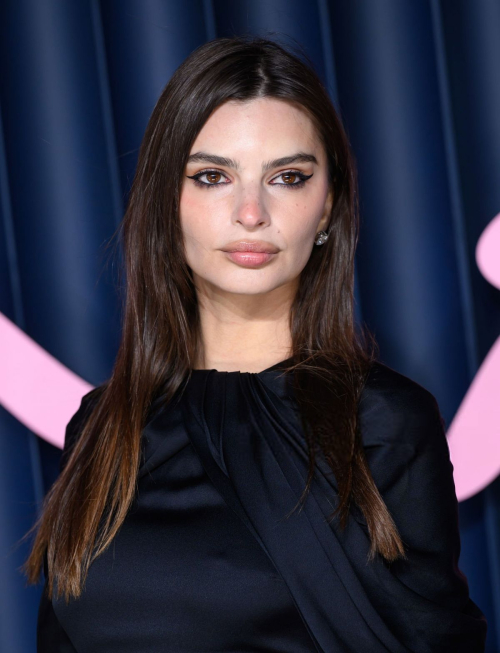 Emily Ratajkowski at Fashion Awards London Red Carpet, December 2025 4