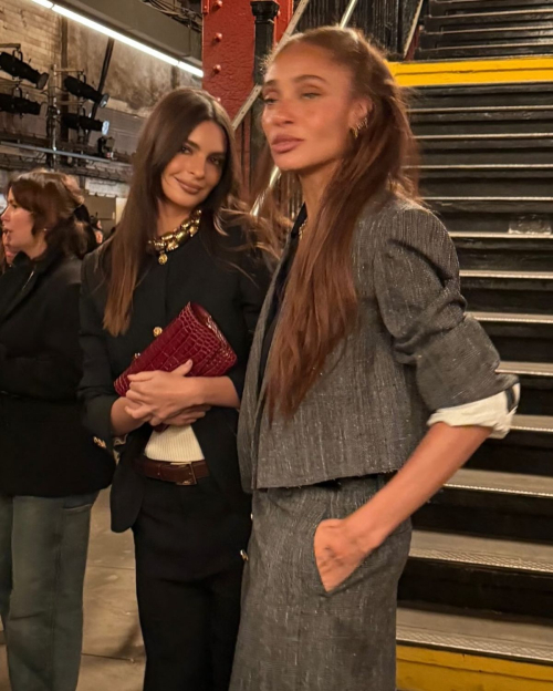 Emily Ratajkowski Posts Stylish Instagram Photos, December 2025 4