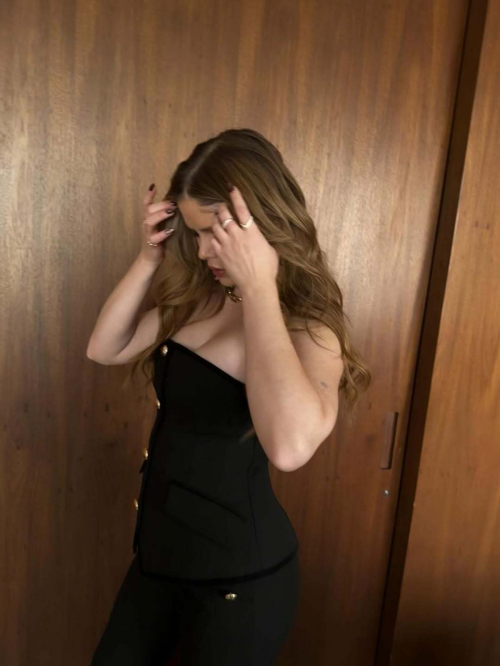 Erin Moriarty Shares Instagram Photo Update, December 2025 2