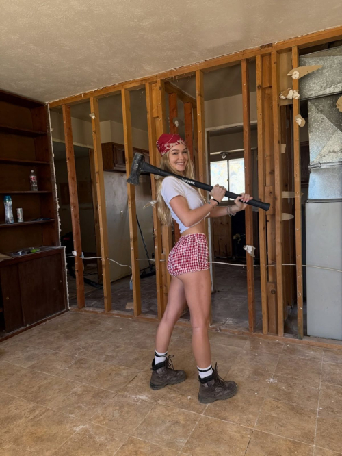 Faith Schroder Shares Instagram Photos and Video, December 2025 2