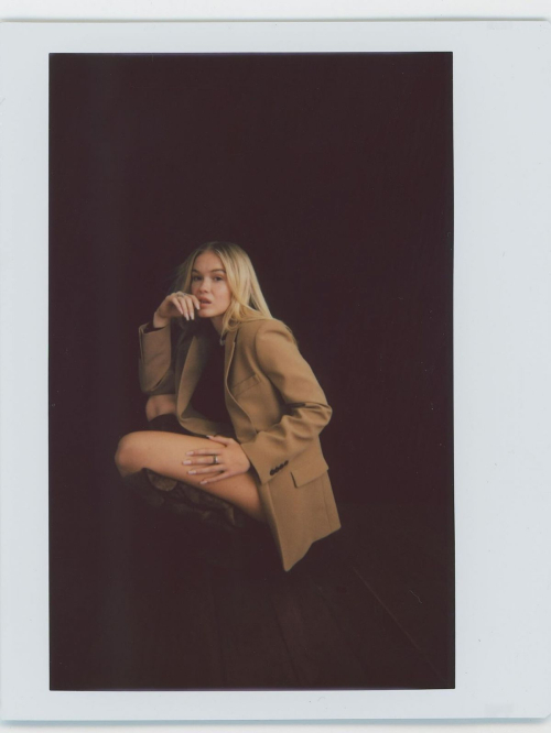 Faith Schroder Shares Instagram Photos and Video, December 2025 3