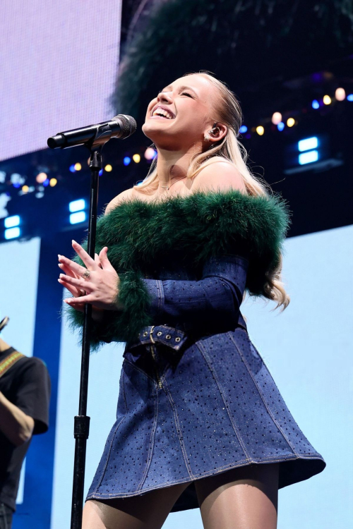 Freya Skye Performs at iHeartRadio Q102 Jingle Ball, 2025 2