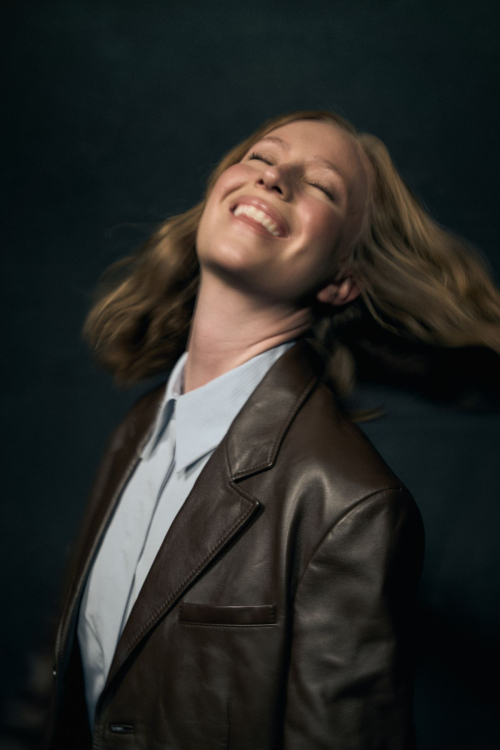 Hannah Einbinder Featured in Los Angeles Times, August 2025 1