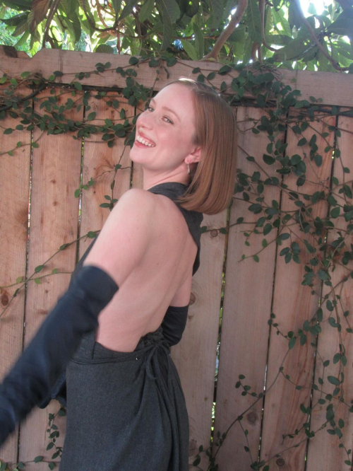 Hannah Einbinder Instagram Photos and Video, December 2025