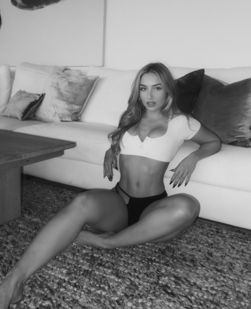 Heloise Huthart Poses at New Photoshoot, December 2025 9