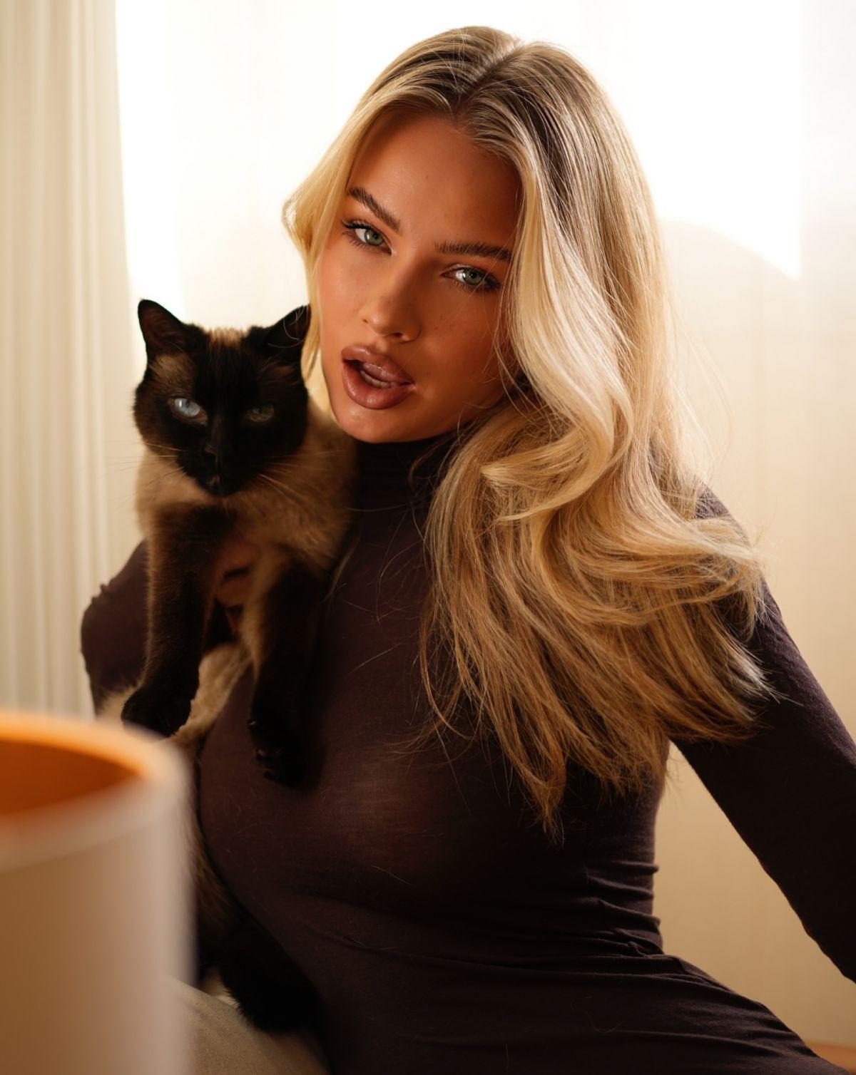 Ilona Arsentieva Instagram Photo Collection, December 2025 1