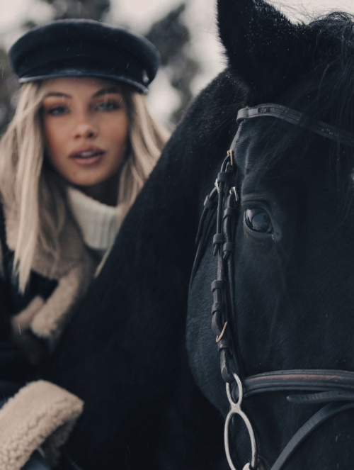 Ilona Arsentieva Shares Instagram Photo Highlights, November 2025 10