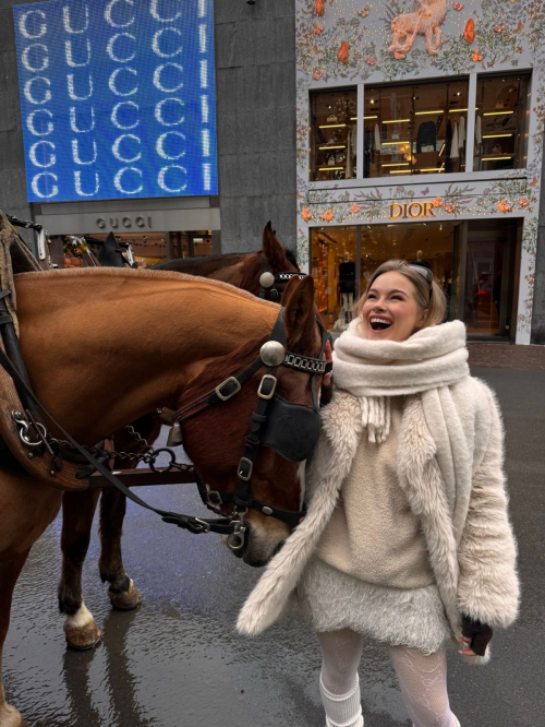 Ilona Arsentieva Shares Instagram Photo Highlights, November 2025 14