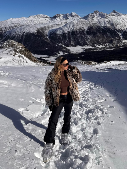 Ilona Arsentieva Shares Instagram Photo Highlights, November 2025 4