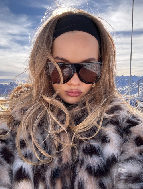 Ilona Arsentieva Shares Instagram Photo Highlights, November 2025 5