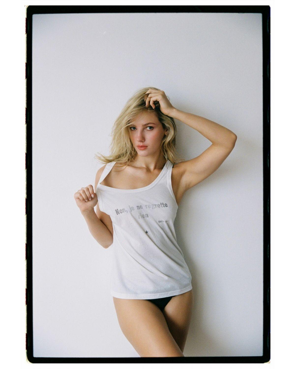 Jemima C Robinson Shares Instagram Style Update, December 2025 1