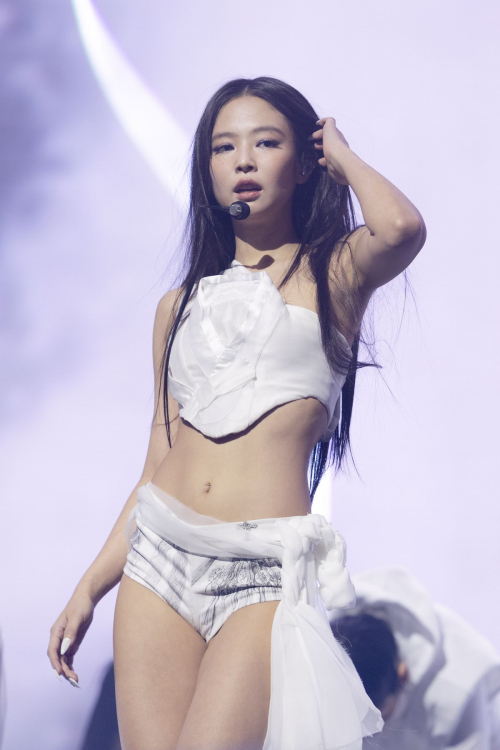 Jennie Performs Live at Melon Music Awards 2025 2