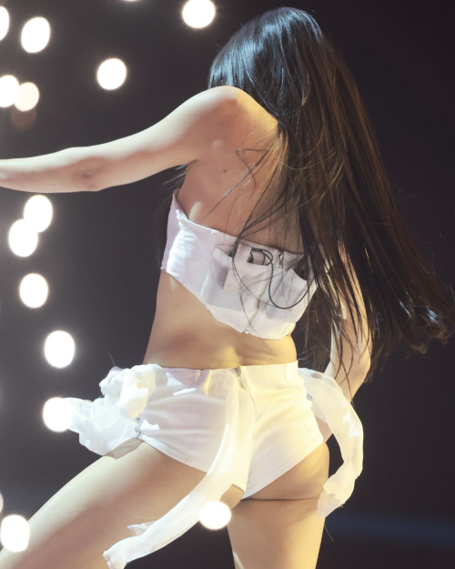 Jennie Performs Live at Melon Music Awards 2025 3