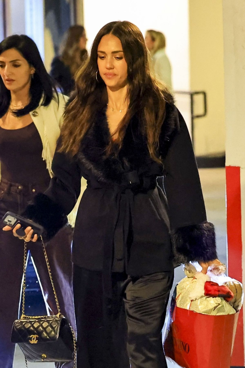 Jessica Alba Leaves E Baldi Restaurant in Beverly Hills, December 2025 2