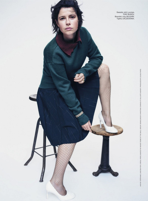 Jessie Buckley in Elle USA Women in Hollywood, November 2025 1