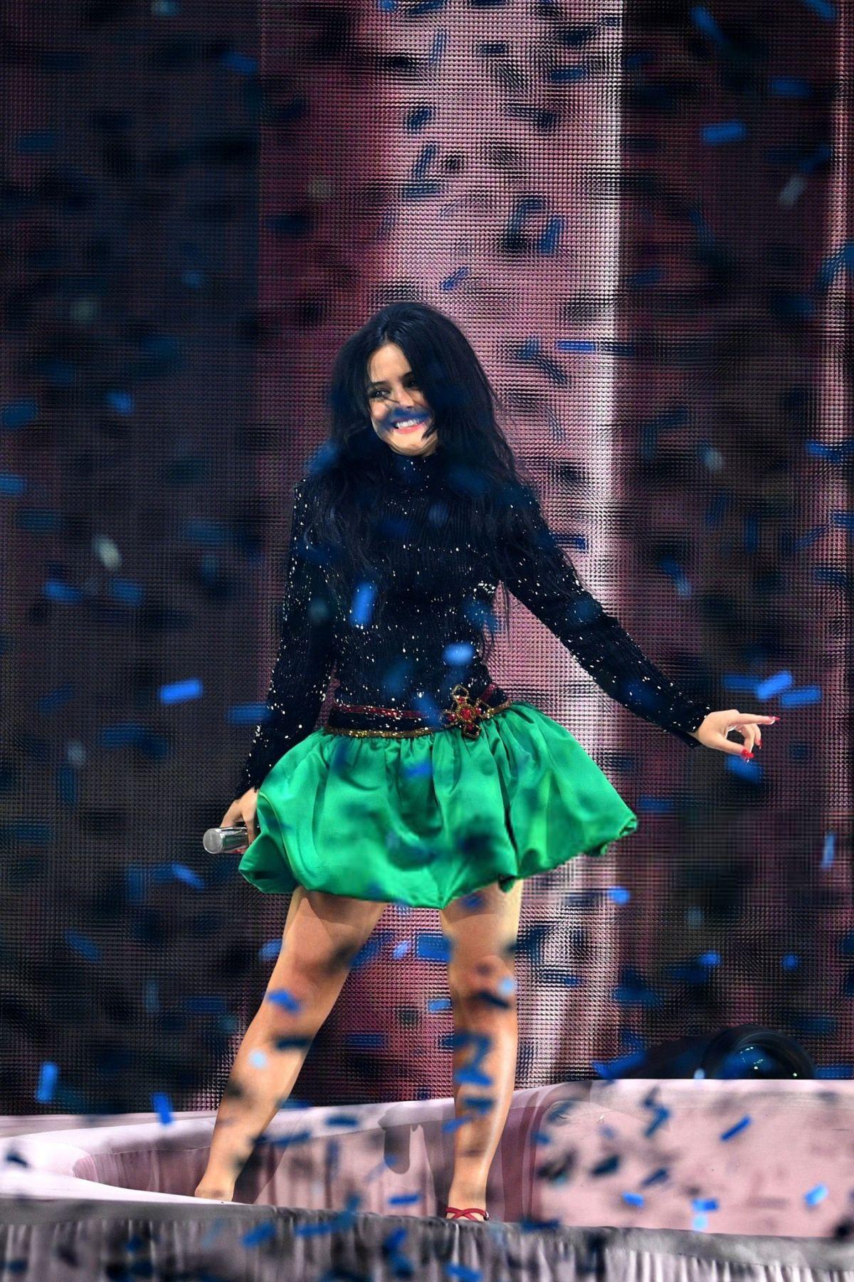 Jessie Murph Performs at Channel 95.5 Jingle Ball, December 2025 5