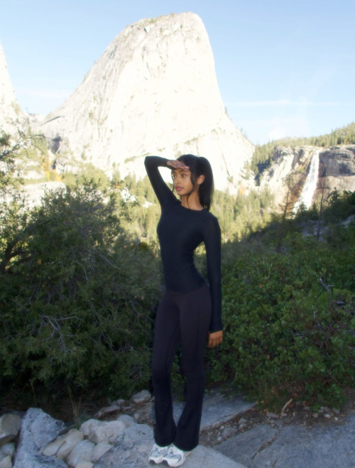 Kaaviya Sambasivam Shares Instagram Photo Update, December 2025 3