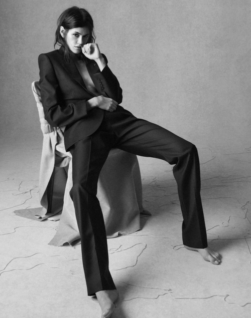 Kaia Gerber for W Magazine Art Issue, December 2025 2