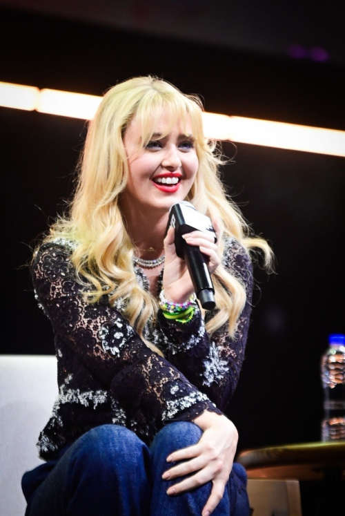 Kathryn Newton Hosts CCXP Special Panel in Sao Paulo, December 2025 1