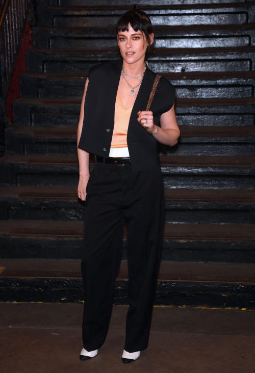 Kristen Stewart at Chanel Metiers d’Art Show NYC, December 2025 2