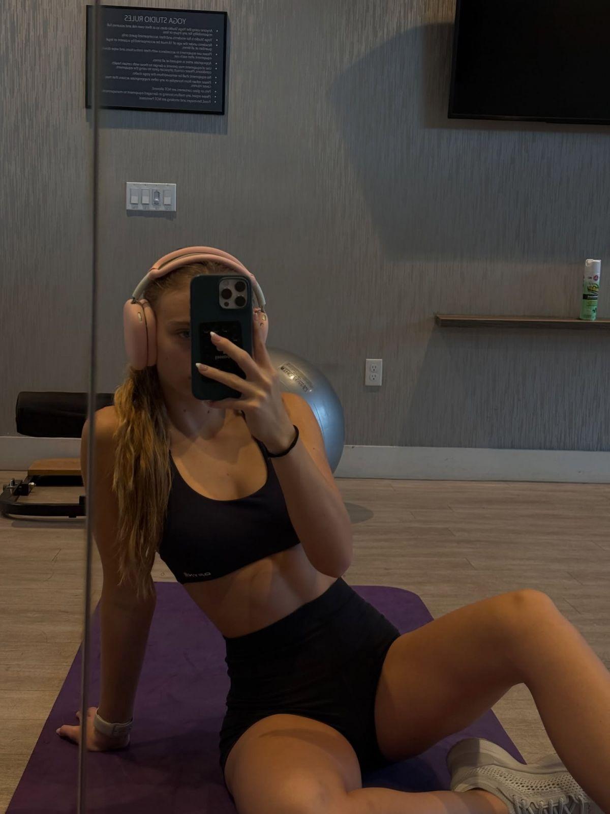 Kyla Dodds Instagram Photos, December 2025 2