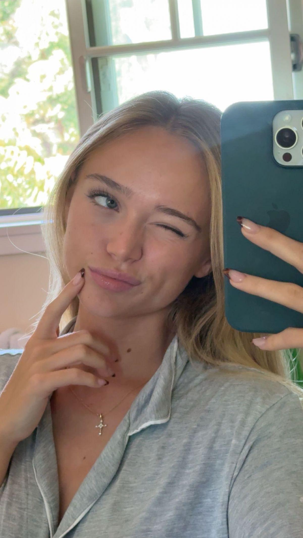 Kyla Dodds Instagram Photos, December 2025 17