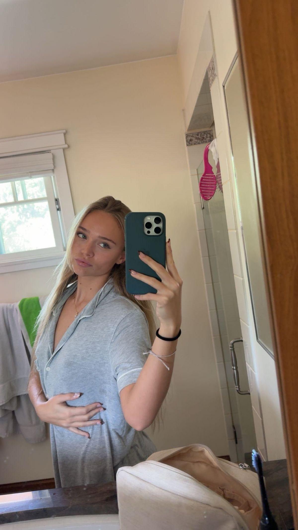 Kyla Dodds Instagram Photos, December 2025 18