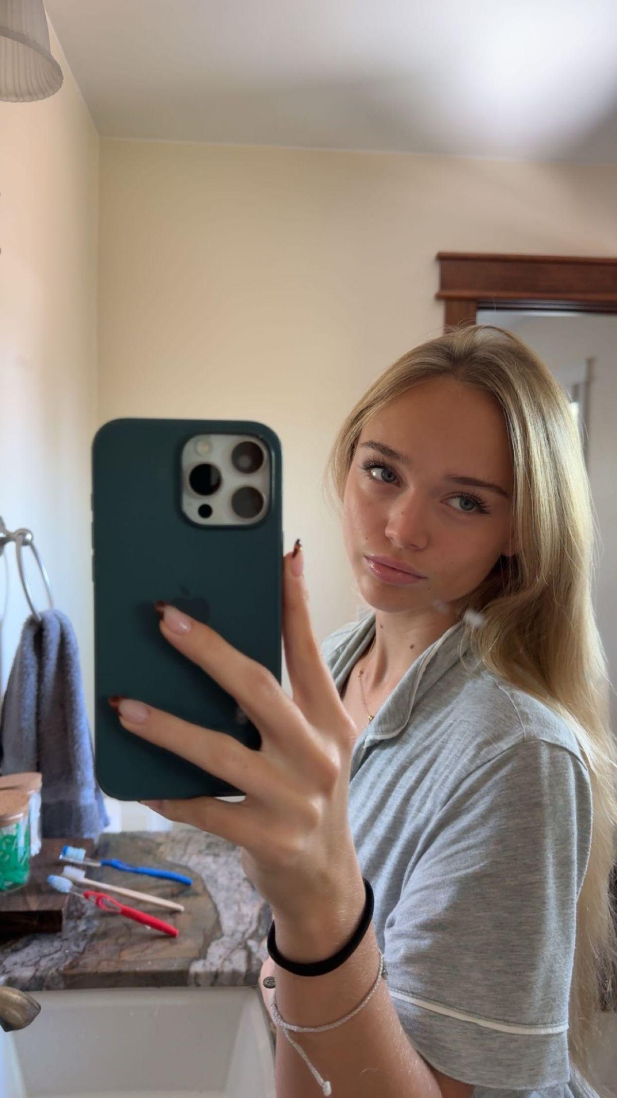 Kyla Dodds Instagram Photos, December 2025 19