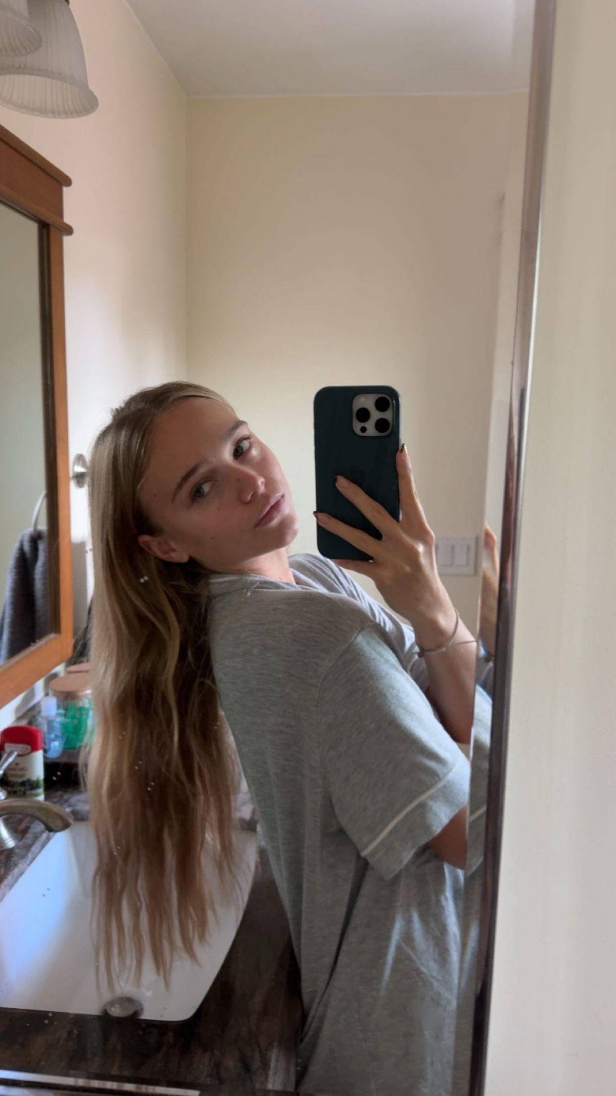 Kyla Dodds Instagram Photos, December 2025 22