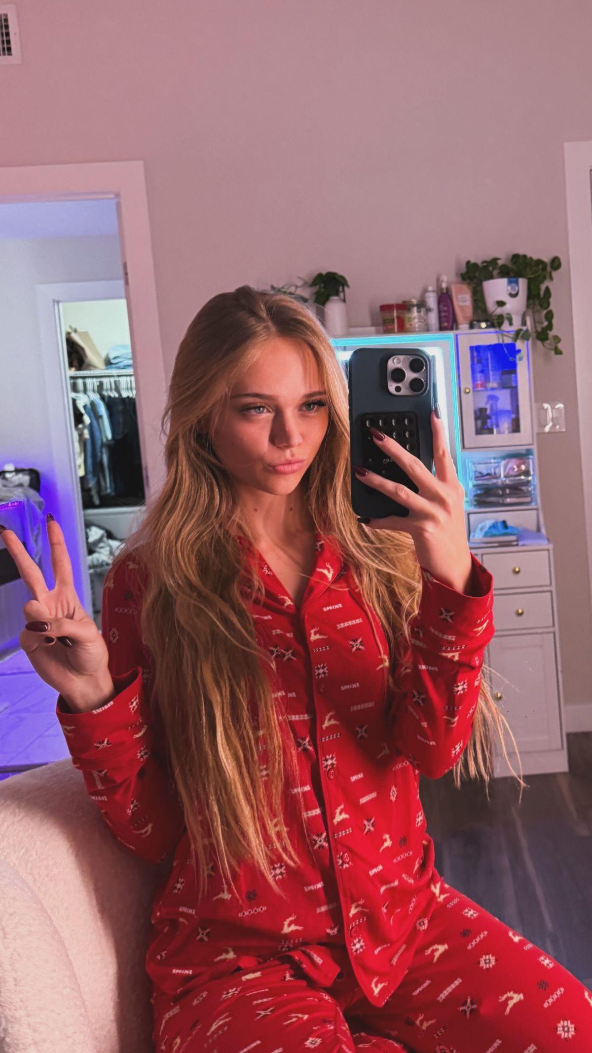 Kyla Dodds Instagram Photos, December 2025 20