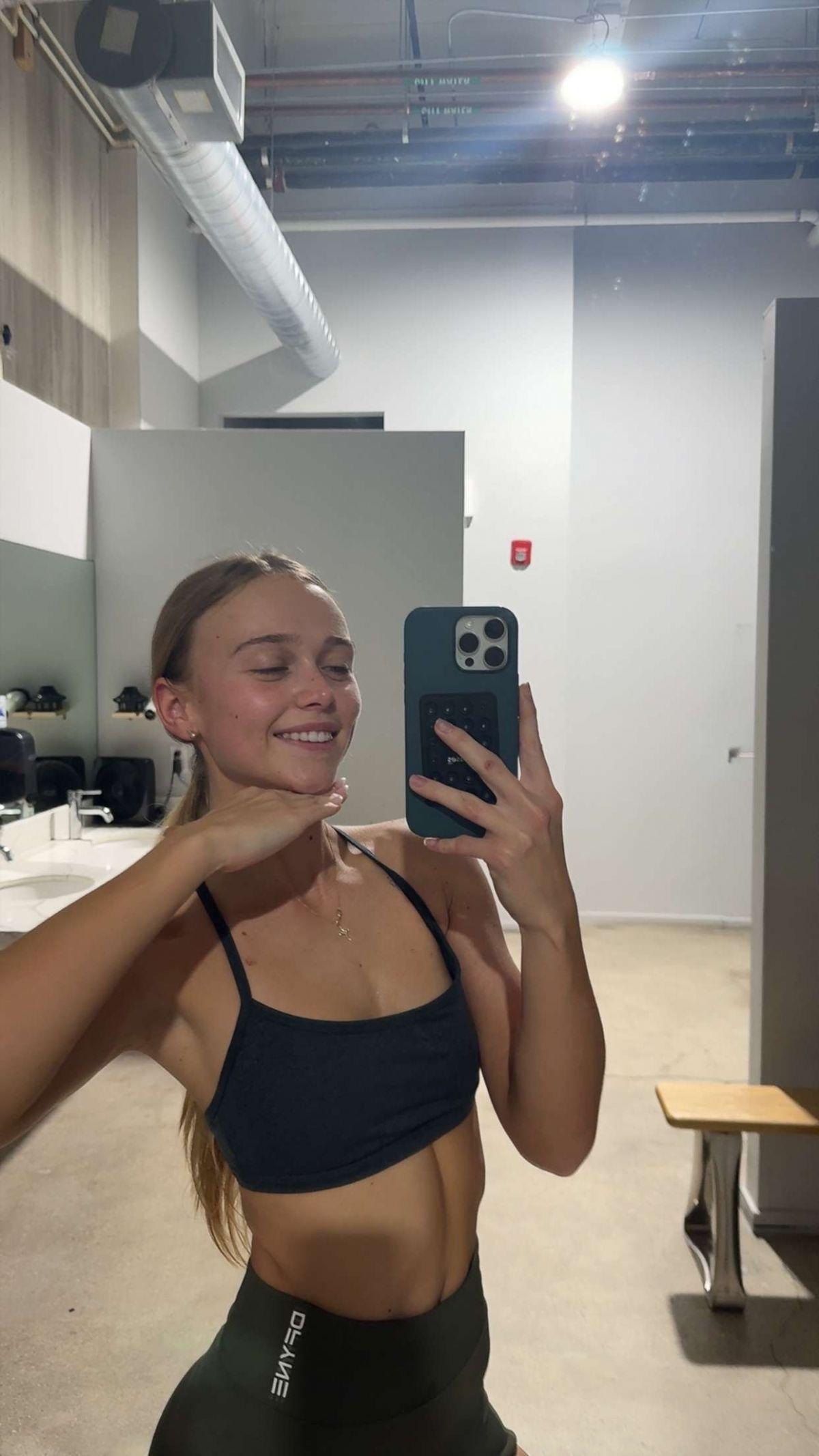 Kyla Dodds Instagram Photos, December 2025 3