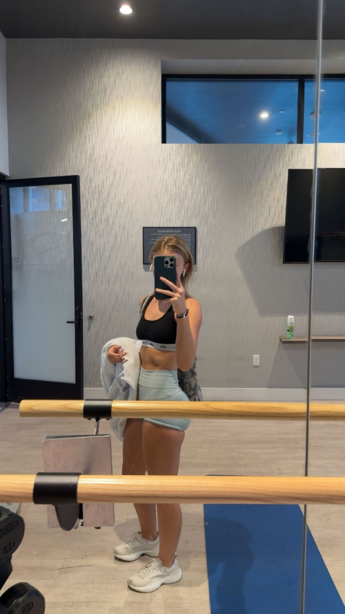 Kyla Dodds Posts Latest Instagram Photos, December 2025 11