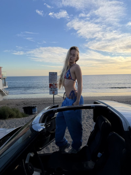 Kyla Dodds Shares New Instagram Photos, December 2025 31