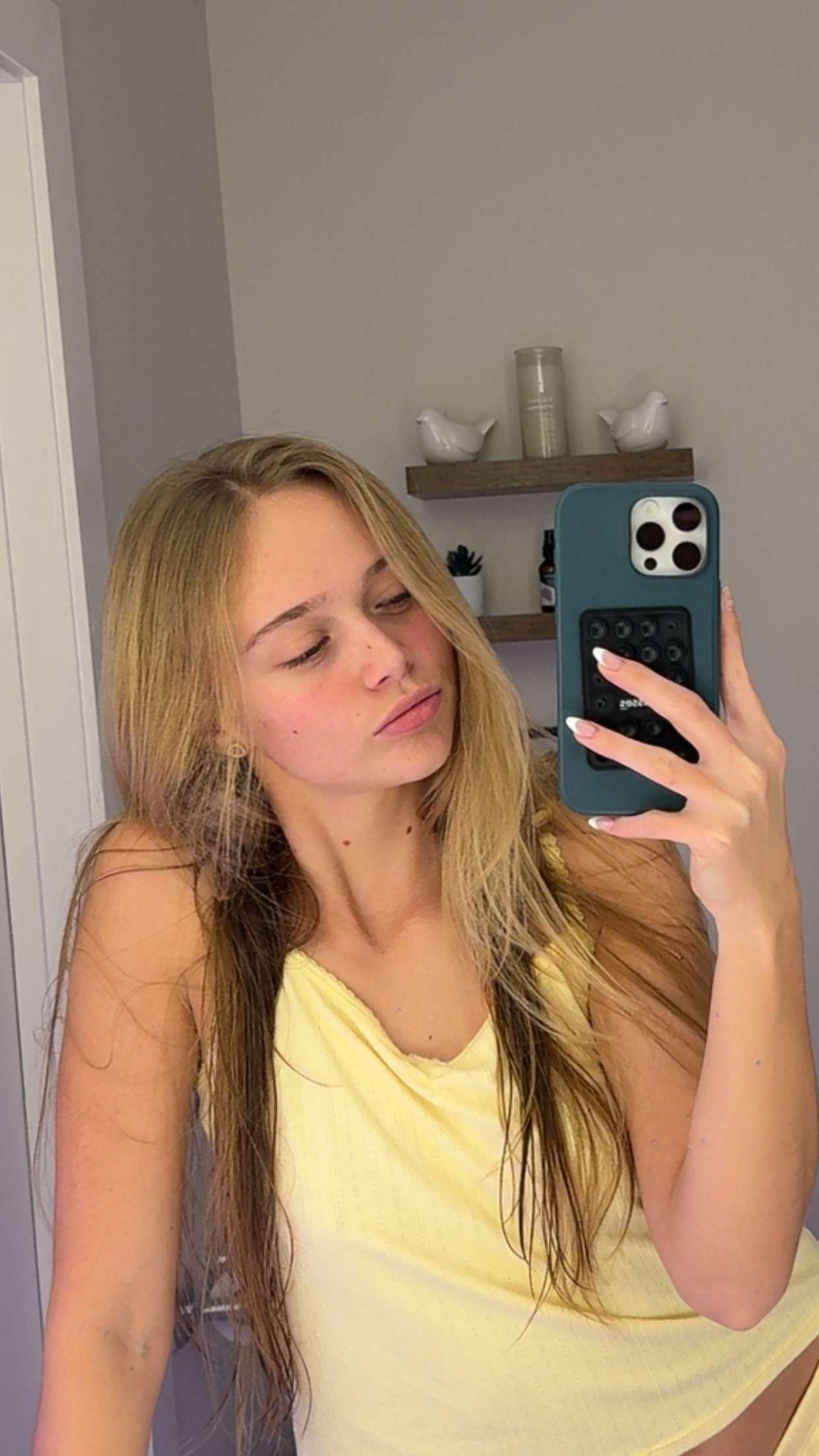 Kyla Dodds Shares New Instagram Photos, December 2025 3