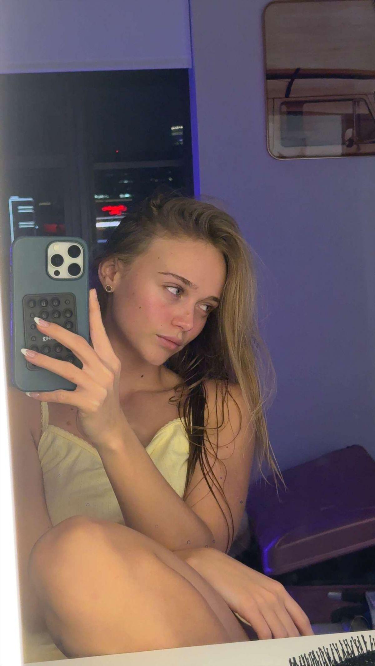 Kyla Dodds Shares New Instagram Photos, December 2025 5