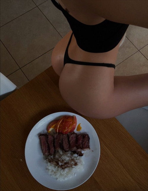 Leila Faler Drops Instagram Photo Highlights, December 2025 5