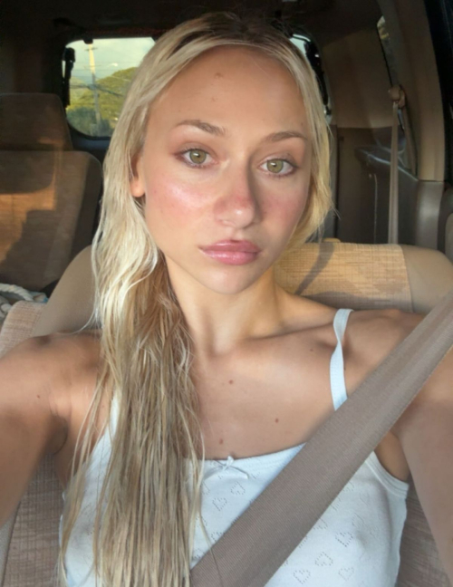 Leila Faler Drops Instagram Photo Highlights, December 2025 7