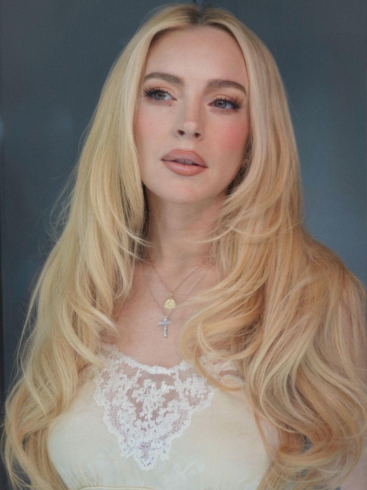 Lindsay Lohan Posts New Instagram Photos, December 2025 4